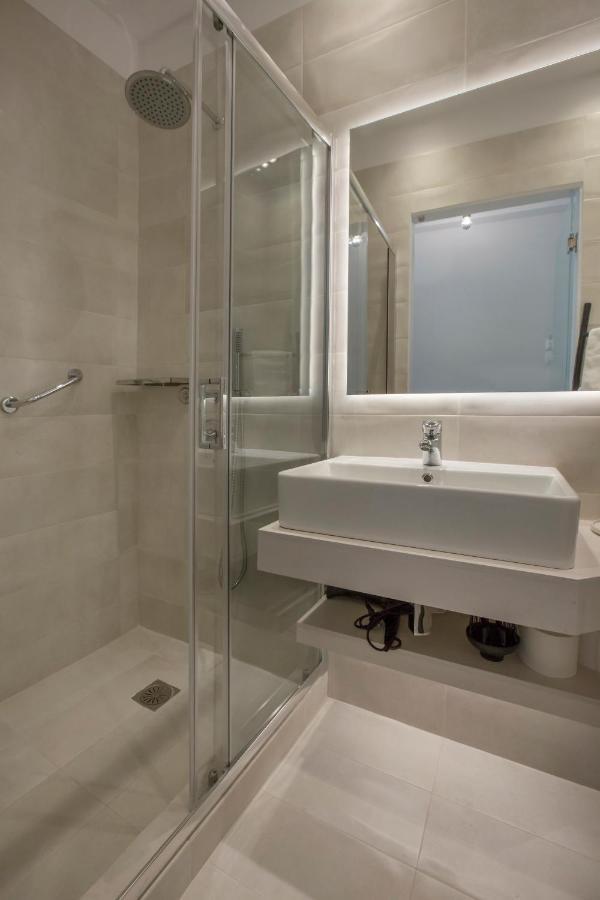 Ermou Stylish Suites By Ghh Athens Luaran gambar